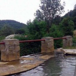 Sijarinska je poznatija, ali u okolini Medveđe postoji još jedna banja, sa dva izvora- tople i hladne kisele vode